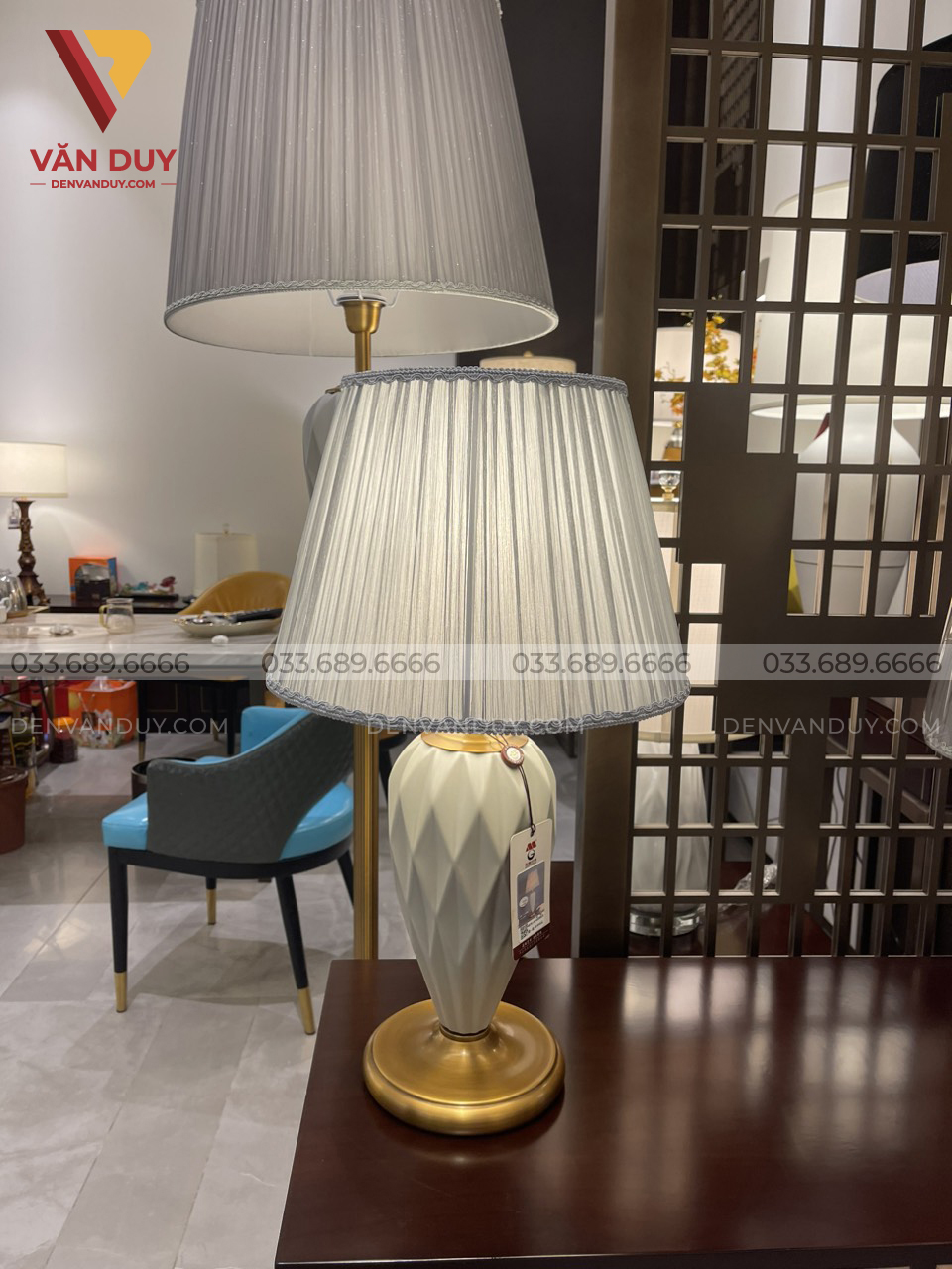 Đèn bàn gốm trang trí 4879