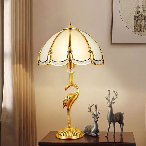 Tư vấn cách chọn đèn bàn trang trí cho không gian gia đình
