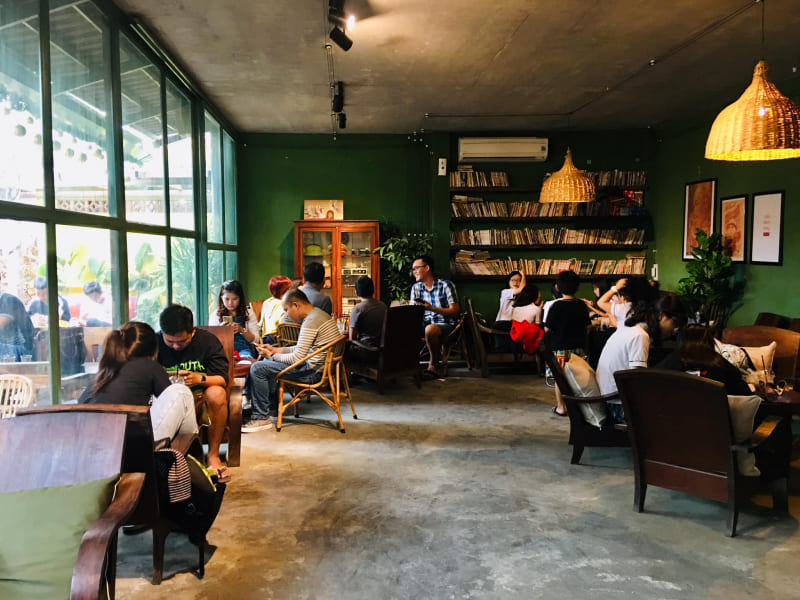 Hé lộ 5 nguyên tắc thiết kế đèn trang trí quán cafe đẹp mê