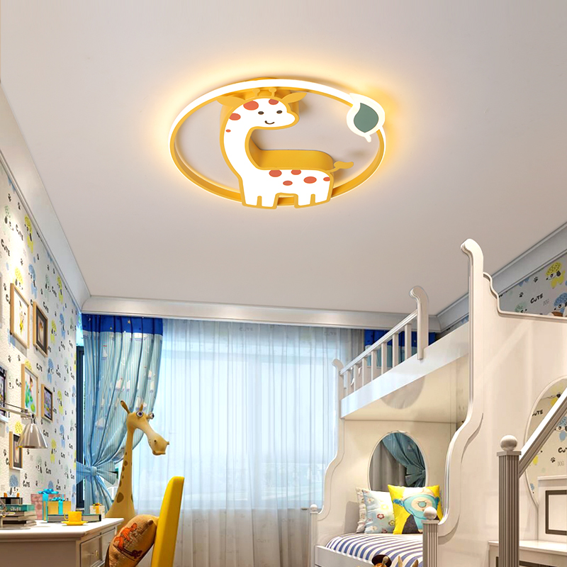 Đèn ốp trần trang trí phòng ngủ trẻ em là một chọn lựa tuyệt vời để khơi gợi trí tưởng tượng của con. Với nhiều tông màu và kiểu dáng đa dạng, bạn có thể tạo nên một không gian phòng ngủ tuyệt đẹp. Đèn ốp trần còn cho bạn khả năng tùy chỉnh ánh sáng và làm tăng thêm vẻ đẹp cho không gian sống của bạn.